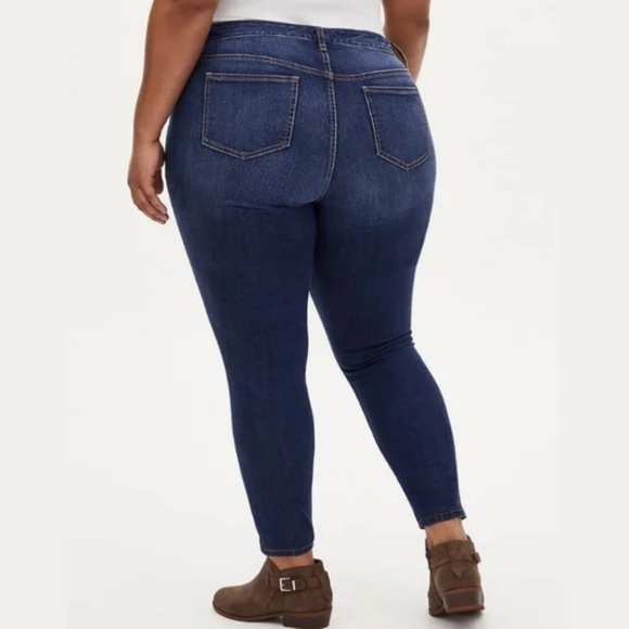 Torrid Button Fly Mid Rise Skinny Jean Size 24S - Picture 3 of 6